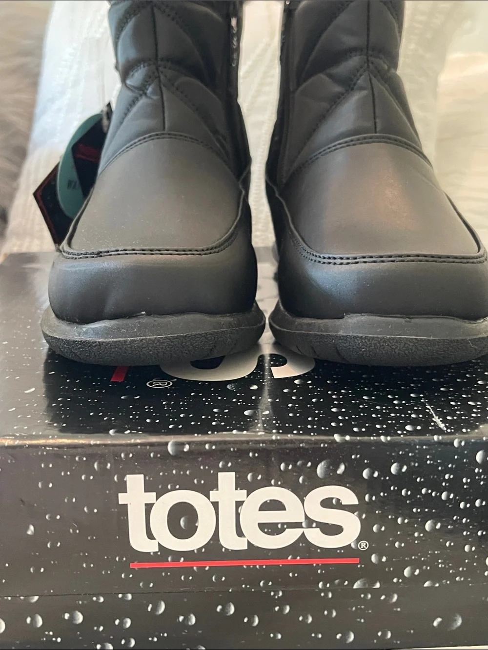 totes Black Dalia Faux-Fur Lined Winter Zip Ankle Boots, size 9.5